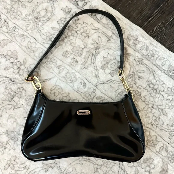 Y2K GUESS Black Patent Leather Shoulder Bag - Picture 2 of 11